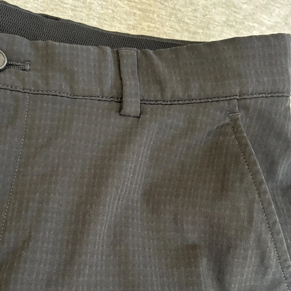 Men's Greg Norman Golf Black Shorts 32” waist